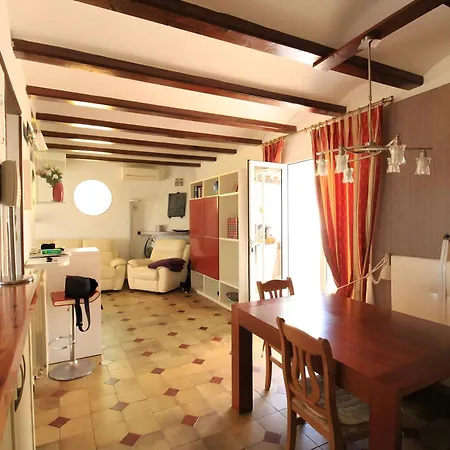 Holiday home Elisabet